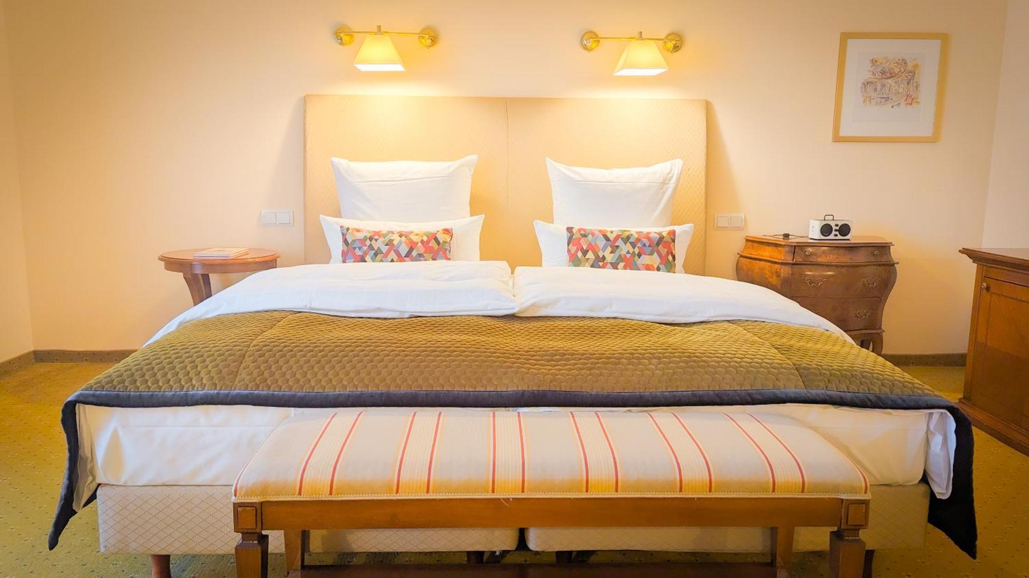 Hotel-Restaurant Erbprinz Ettlingen Luaran gambar A guest room at the Hotel de la Poste