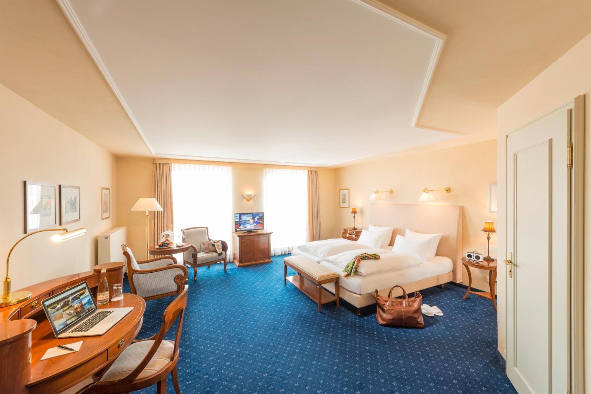 Hotel-Restaurant Erbprinz Ettlingen Luaran gambar A typical room at the Hotel Atlantic