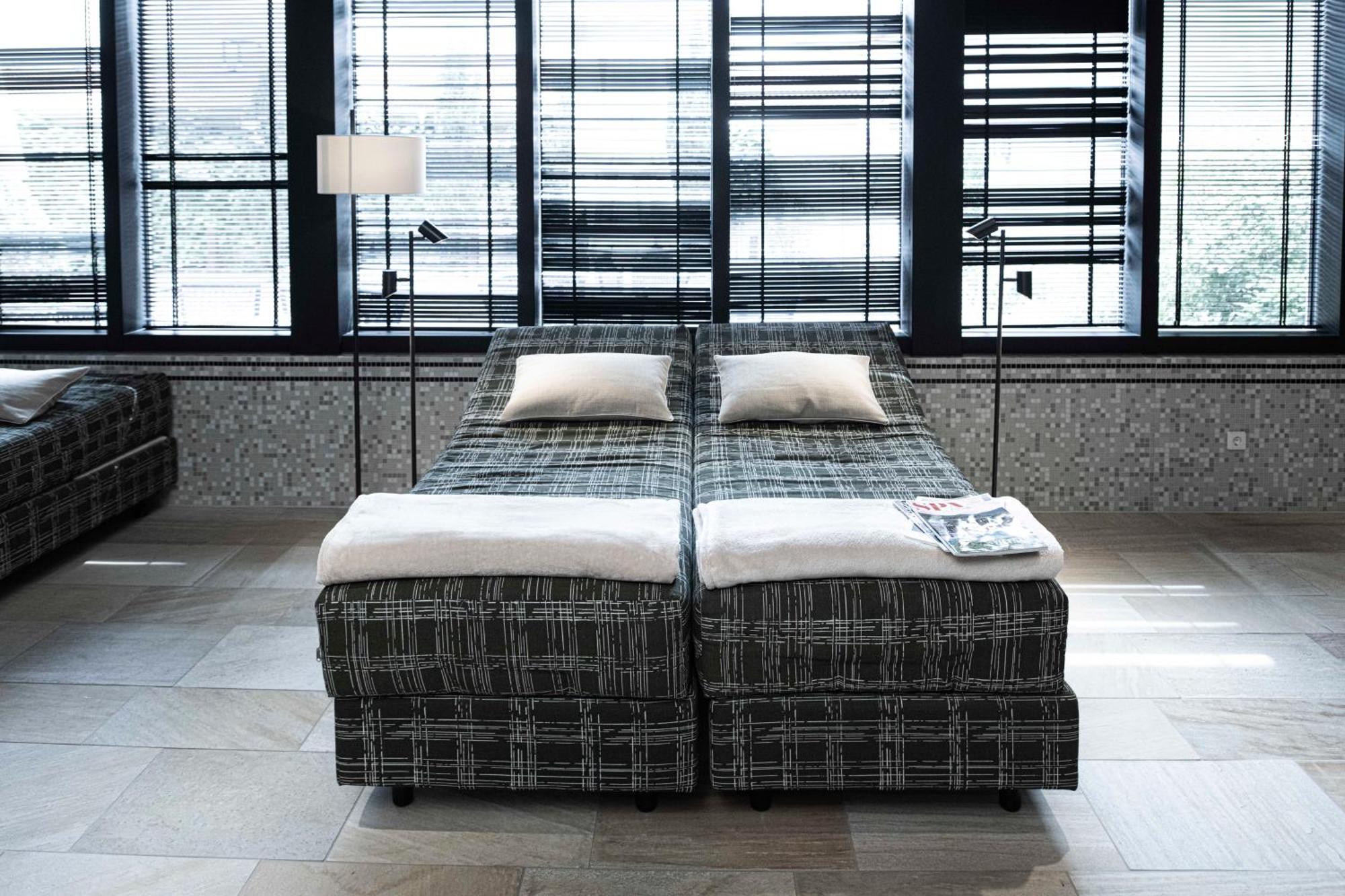 Hotel-Restaurant Erbprinz Ettlingen Luaran gambar A modern waterbed